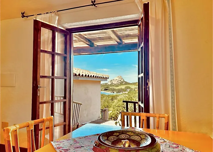 Vistamare Porto Sole 度假居 *